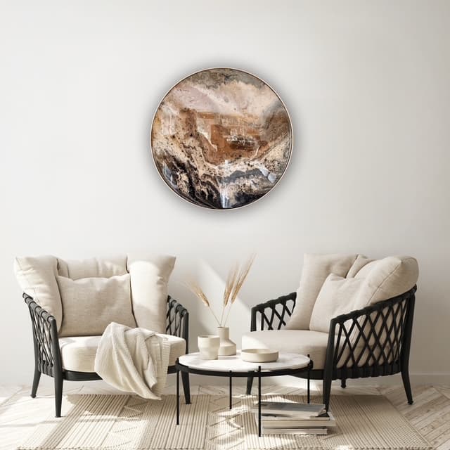 Sfeerbeeld: Earthbound boven twee fauteuils en een salontafel